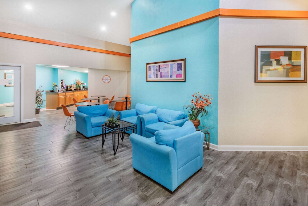 Howard Johnson by Wyndham Houston Hobby Airport 43/61