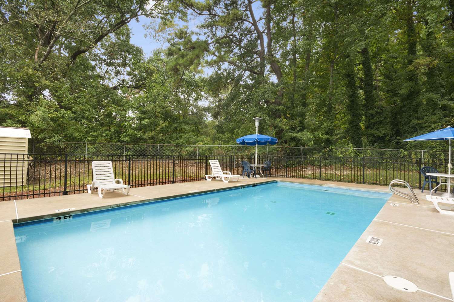 Days Inn by Wyndham Atlanta Stone Mountain 6/13