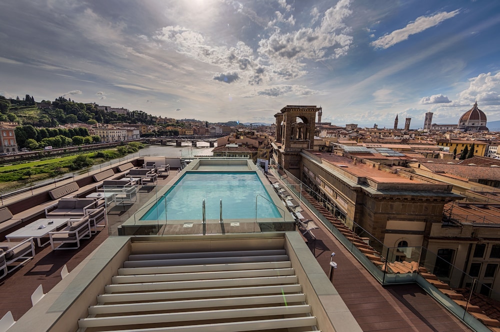 Plaza Hotel Lucchesi 43/50