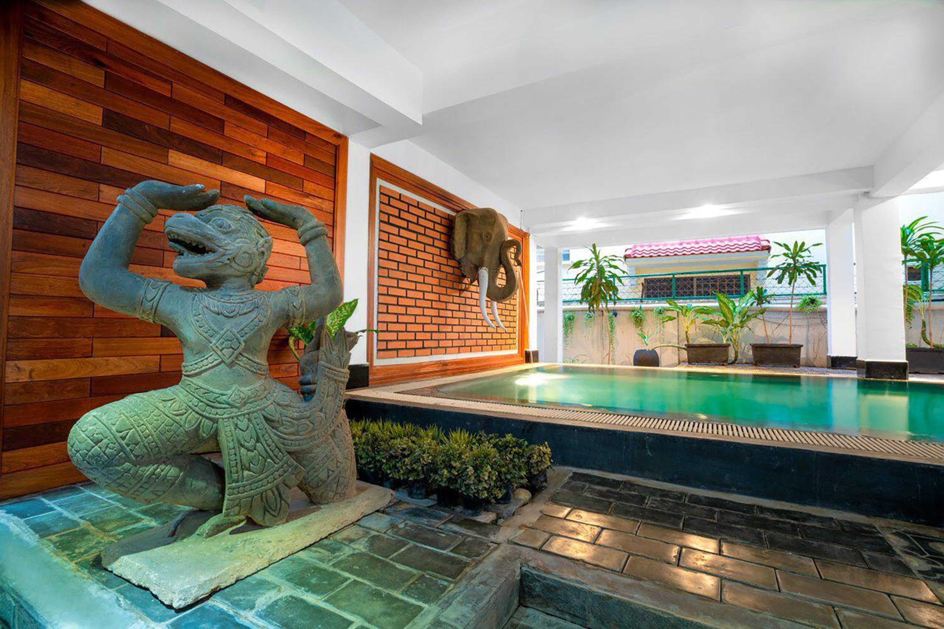 In Miles Boutique Hotel 74/100