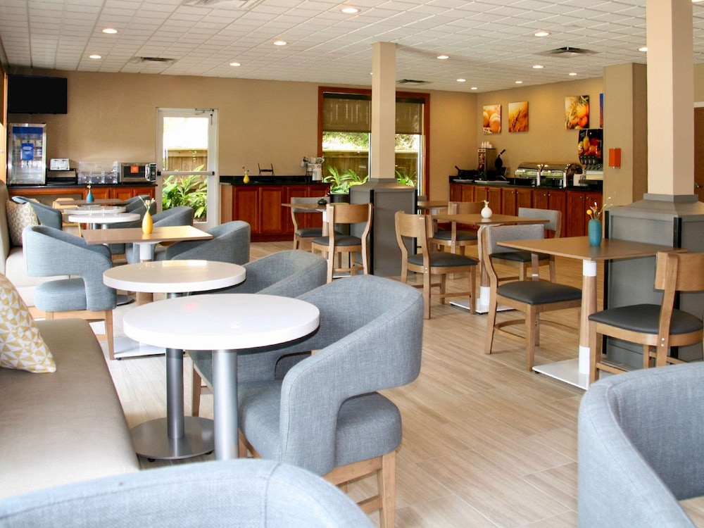 Comfort Inn & Suites Crestview South 29/43