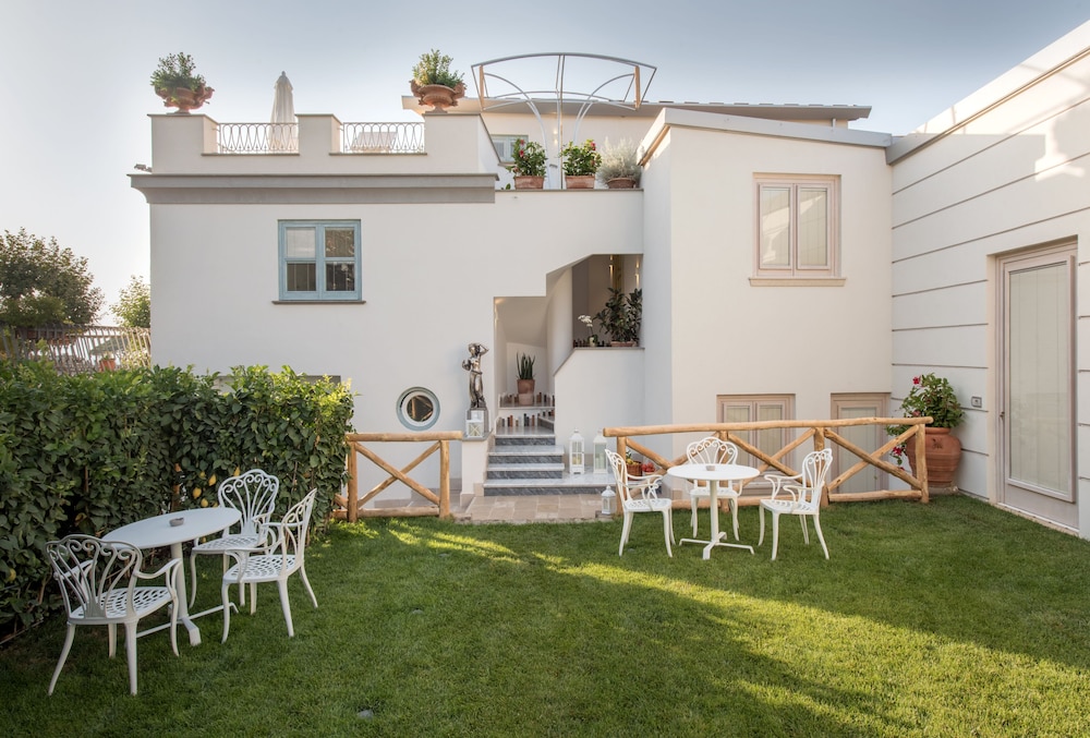 Don Antonino Relais Hotel 69/71