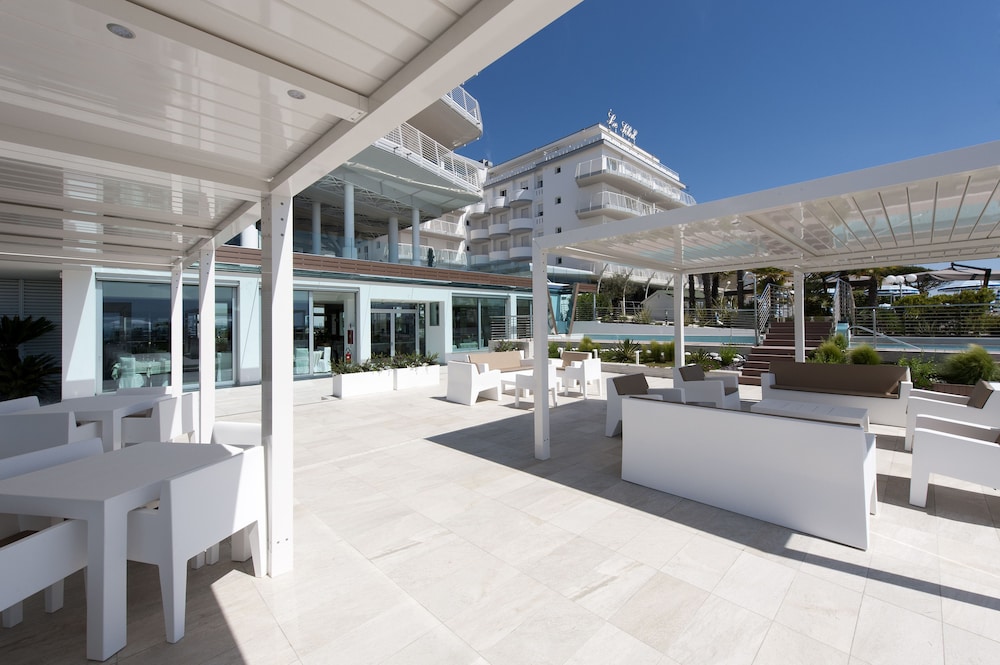 Le Soleil Hotel 55/60