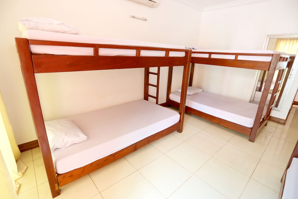 MIXED DORM