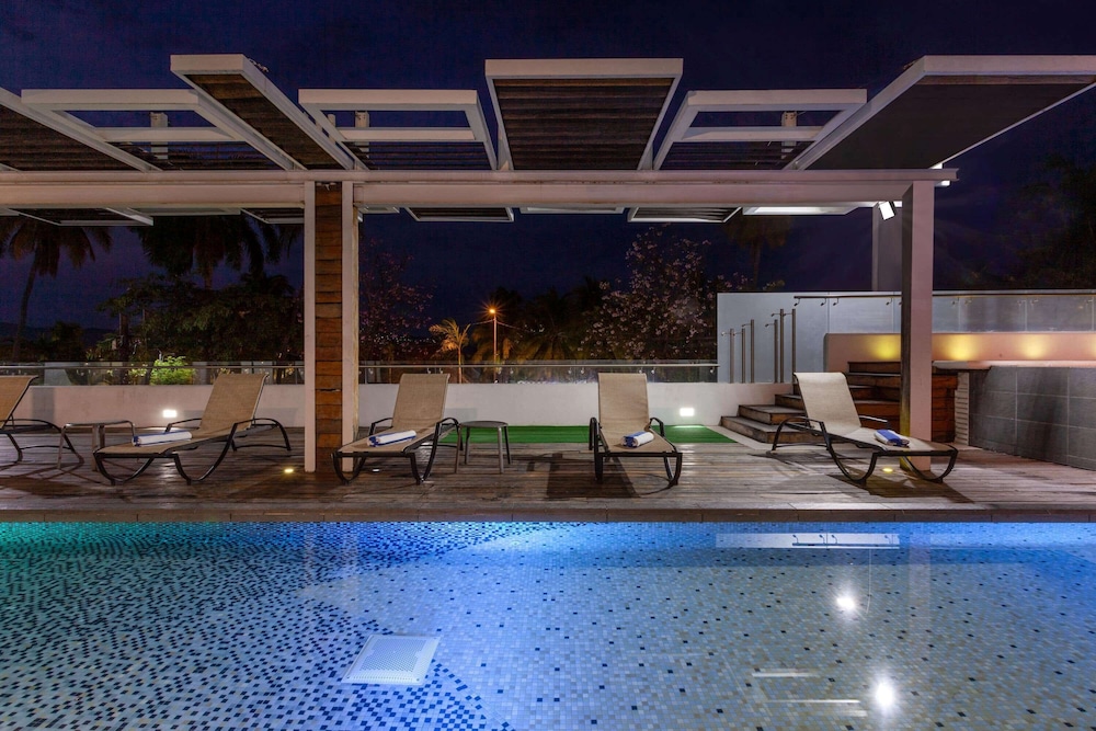 Ramada by Wyndham Acapulco Hotel and Suites 32/61