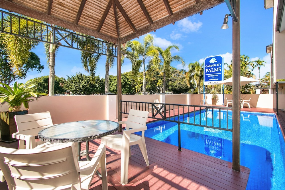CAIRNS CITY PALMS 33/59