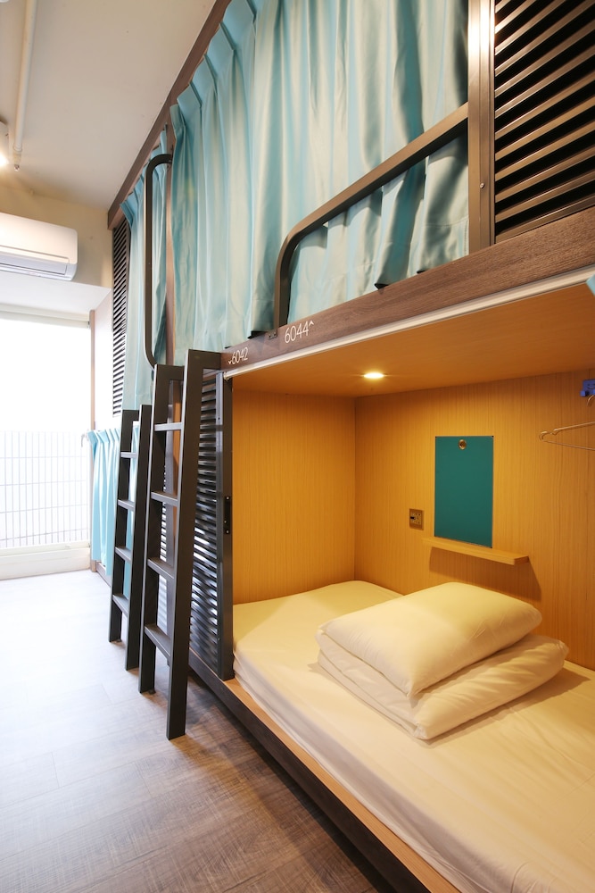 Loosha Hostel 2/69
