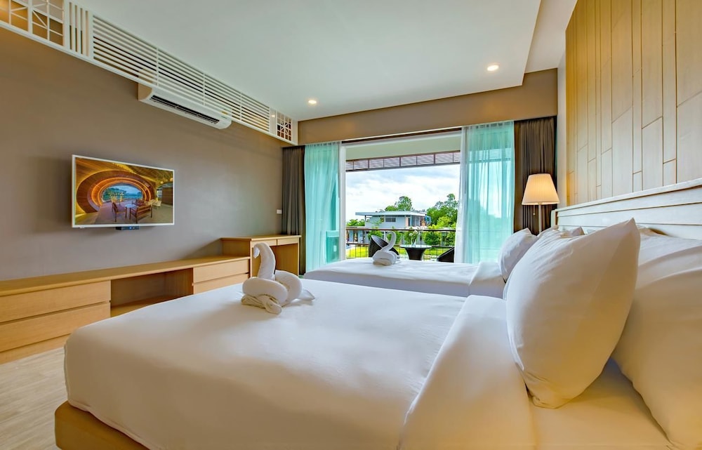 DELUXE, SEA VIEW