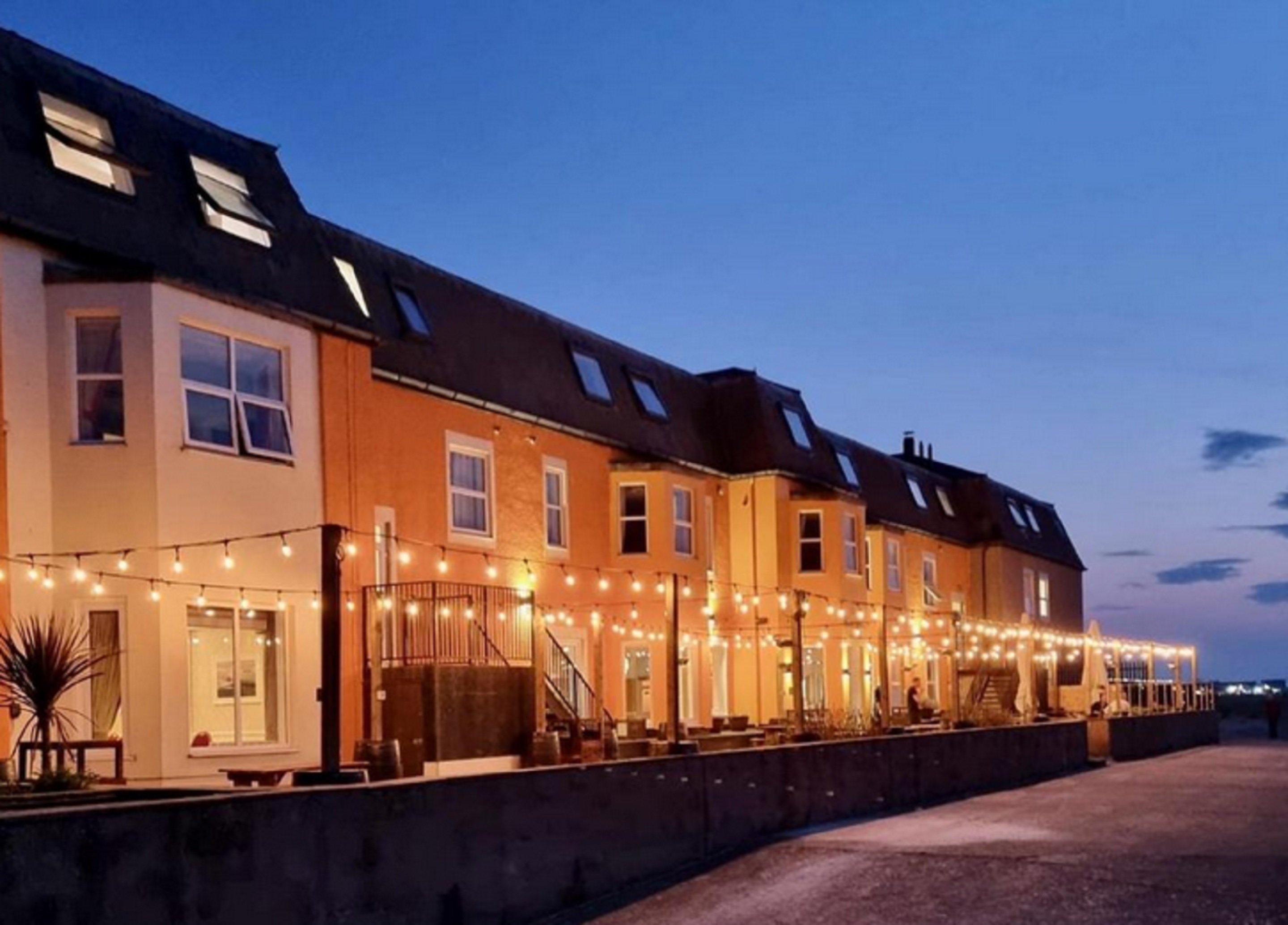 The Beaches Hotel 3/100