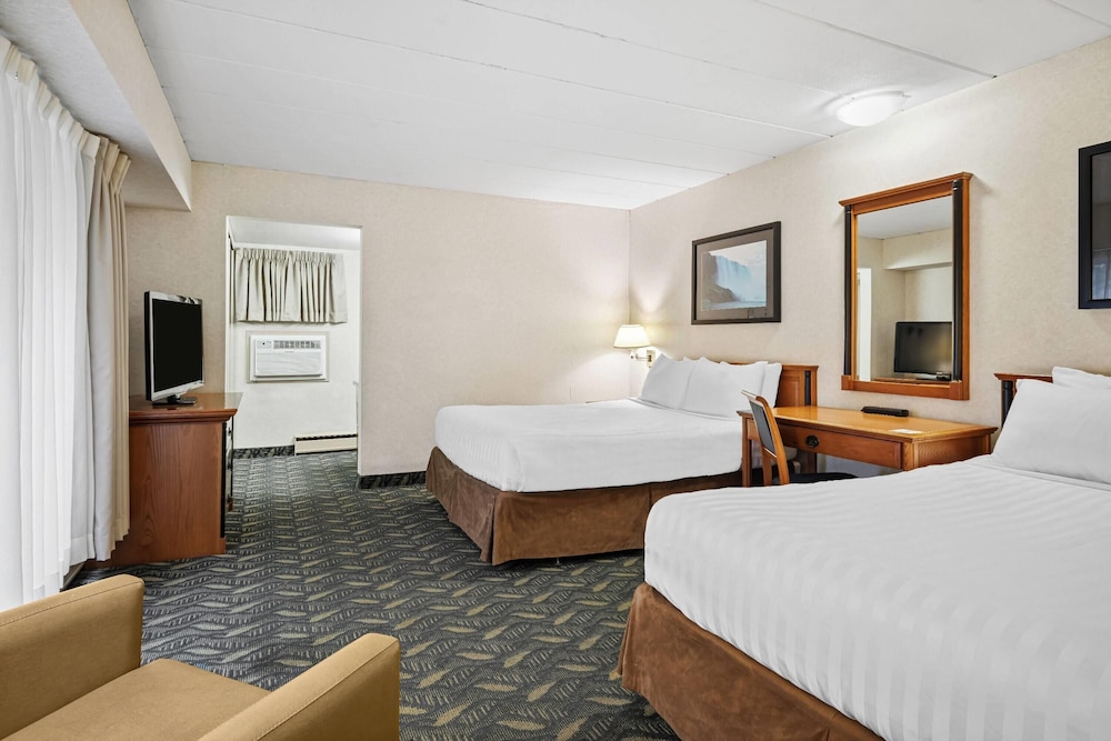ROOM, MULTIPLE BEDS