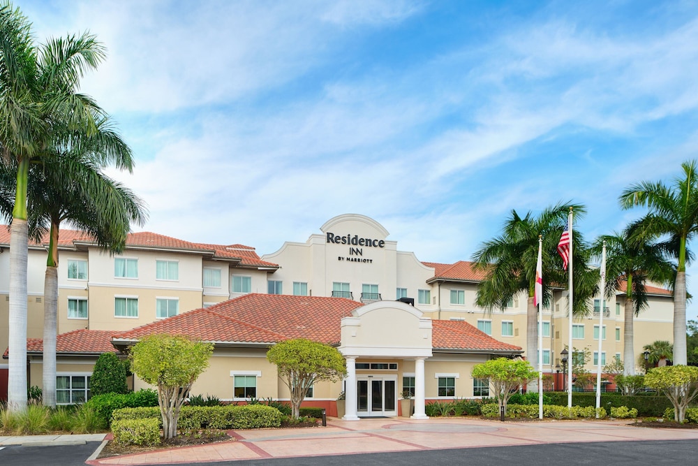 Residence Inn Fort Myers at I-75 and Gulf Coast Town Center 4/53