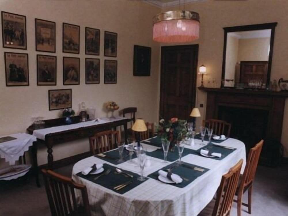 Spylaw Bank House 5/8
