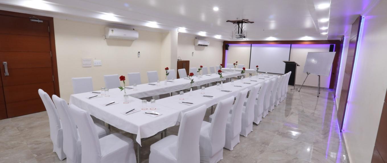 Hotel Surya International 15/16
