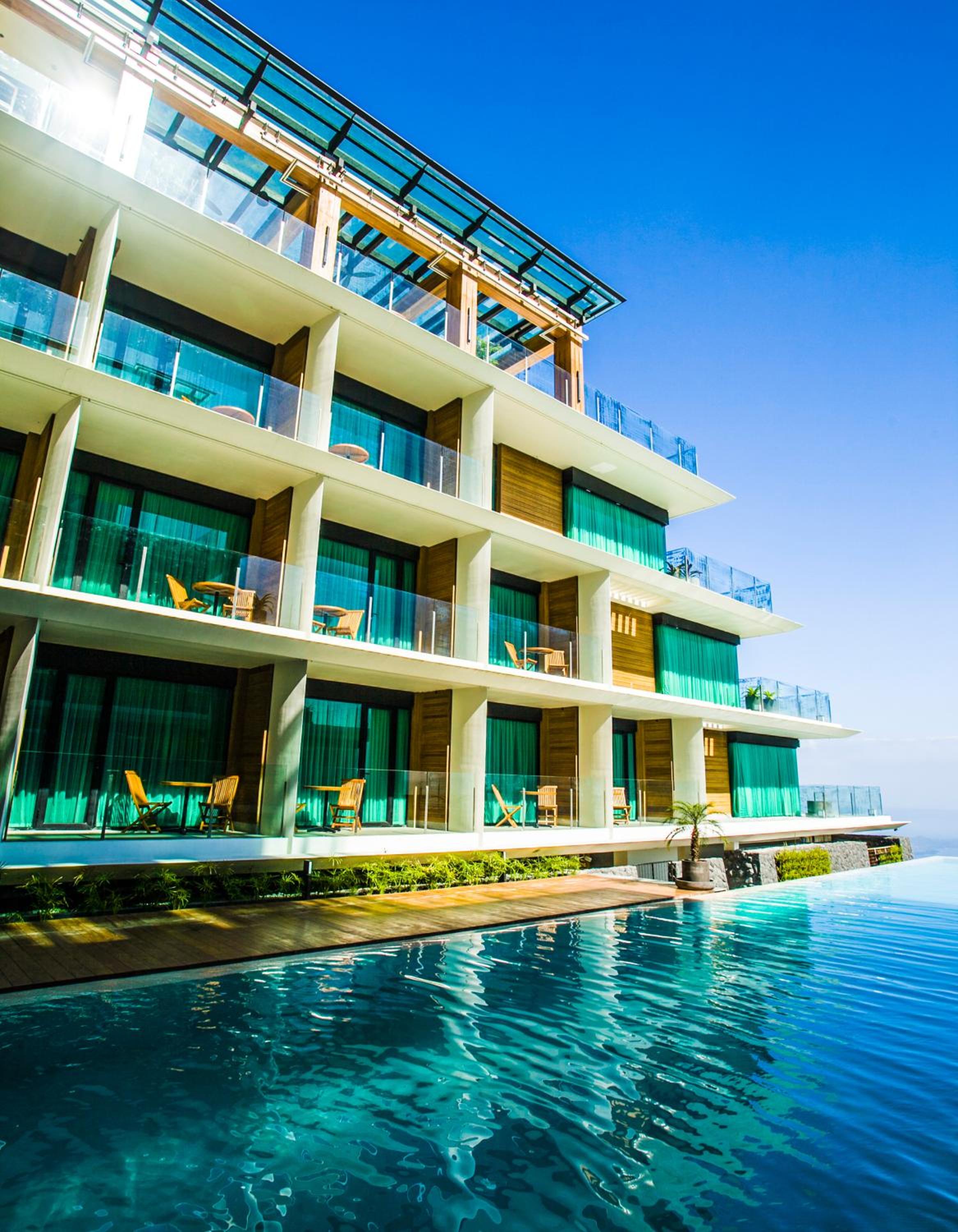 Escala Tagaytay 3/55