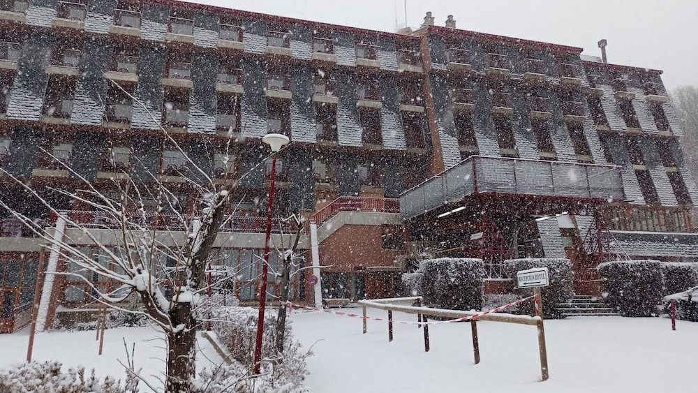 Evenia Monte Alba Hotel in CERLER