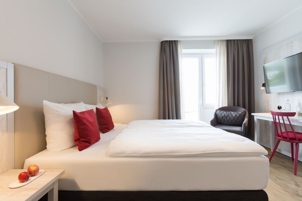 Hotel Berliner Bar 5/34