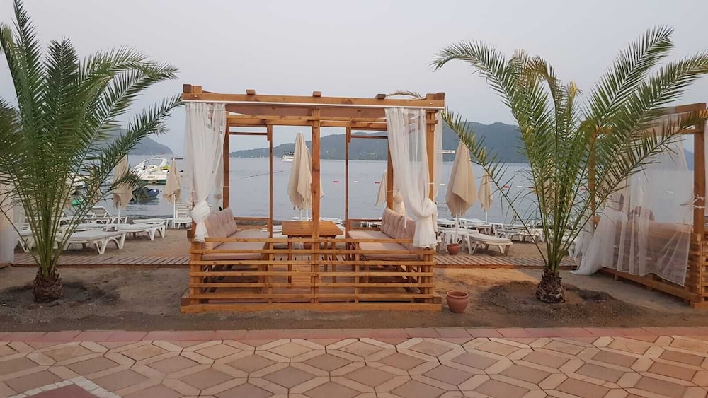 Cle Beach Boutique Hotel 19/50
