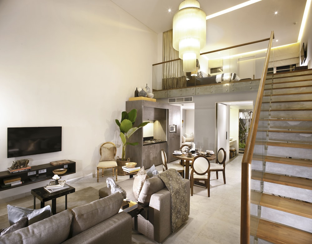 Hu U Villas Seminyak Bali 30/50