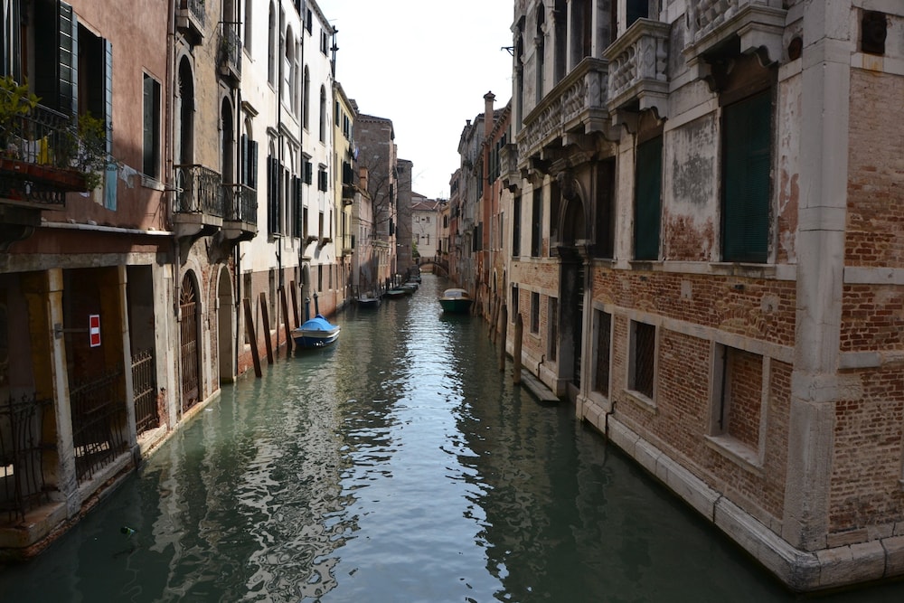 Charming Venice Apartments 71/78