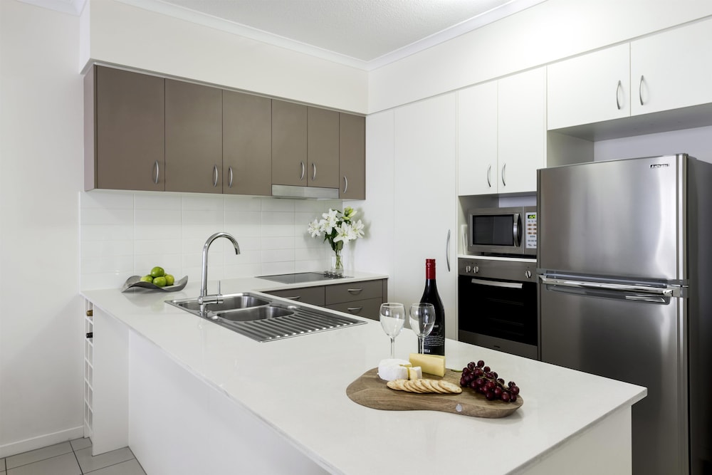 Oaks Ipswich Aspire Suites 12/62