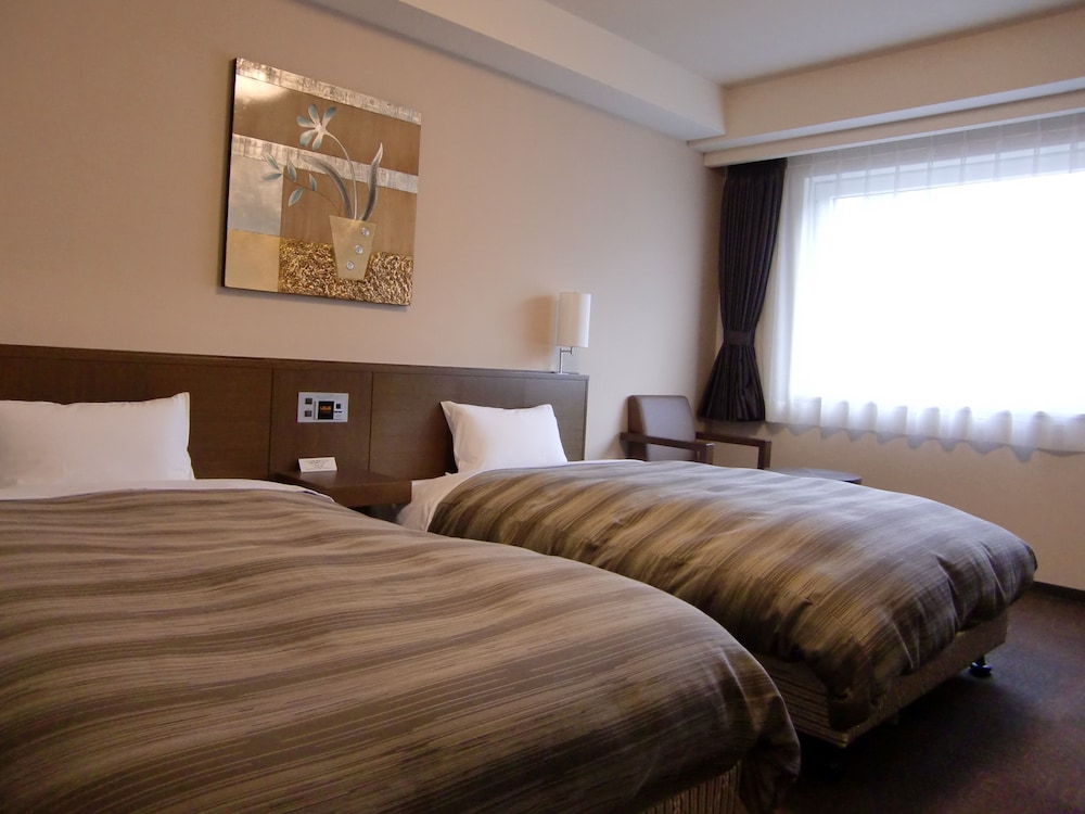 ROOM, TWIN BEDS