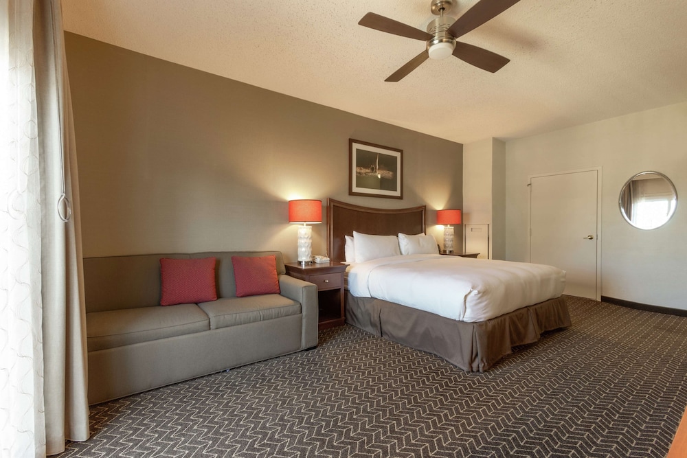 Doubletree Suites By Hilton Lexington 20/78