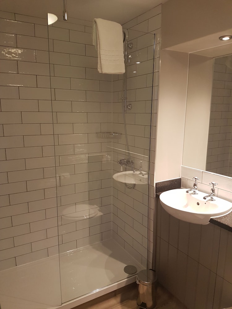 The Bluebird Inn At Samlesbury (ex Premier Inn Blackburn North West) 11/27
