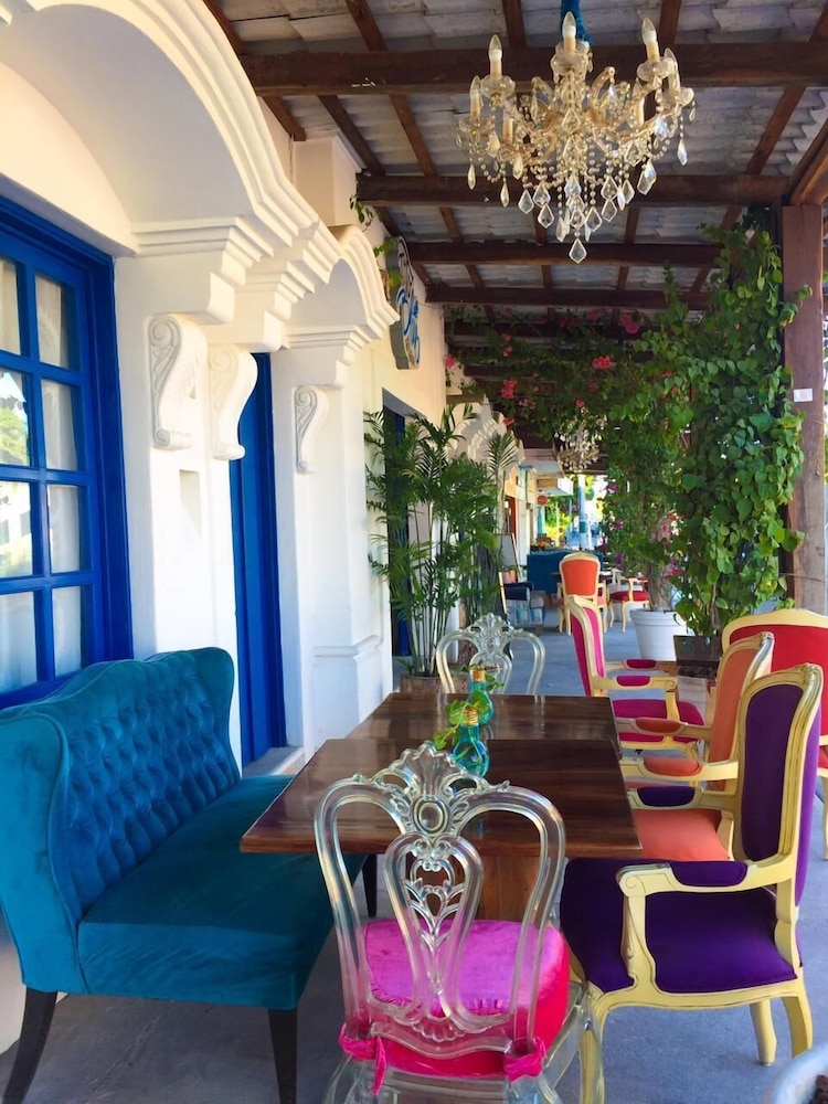 Toto Blue Hotel Boutique 52/72