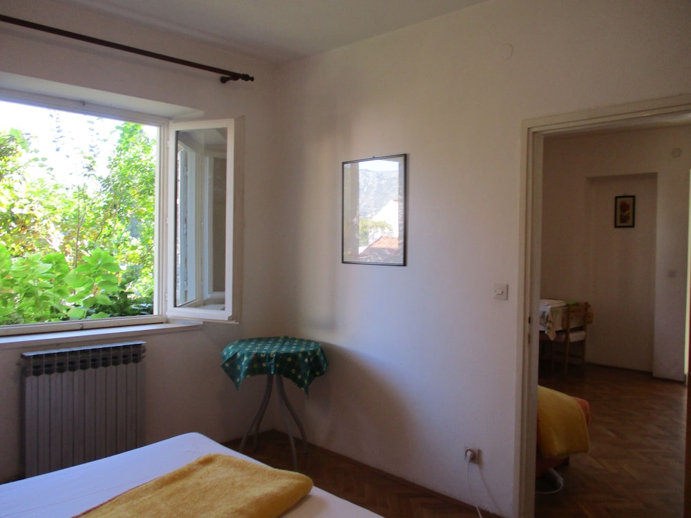 HOTEL APARTMENTS IVICA 11/50