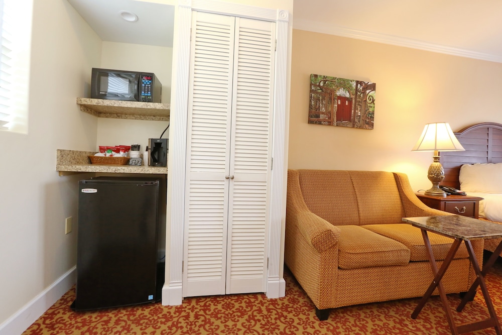 La Fiesta Ocean Inn And Suites 30/50