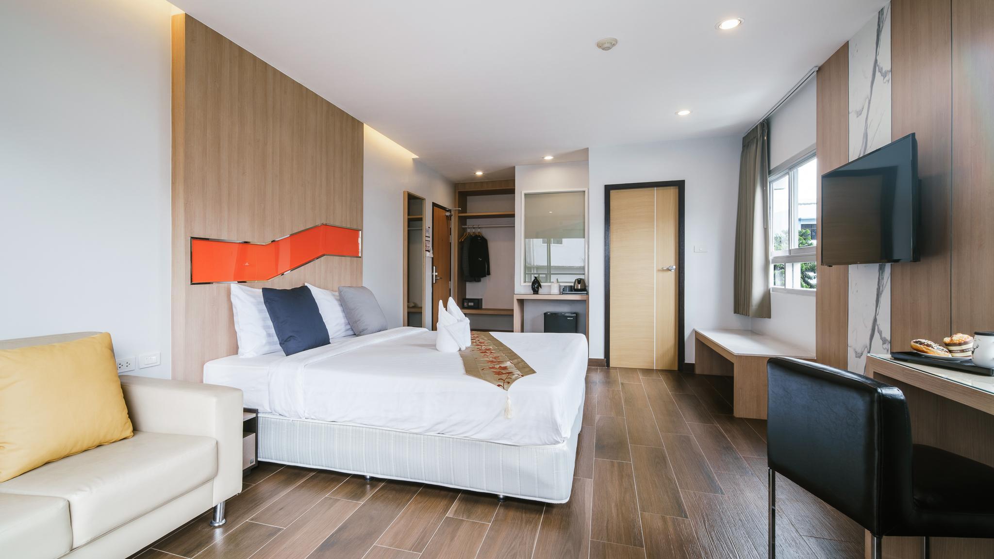 DELUXE DOUBLE ROOM
