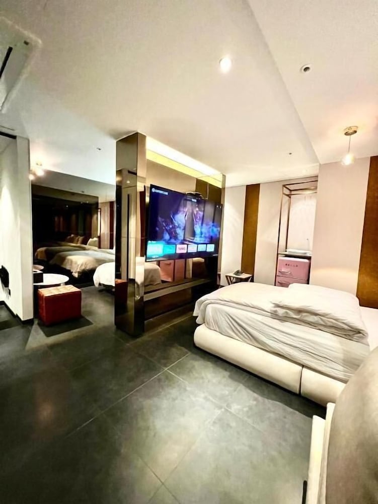 Adlige Hotel 19/54