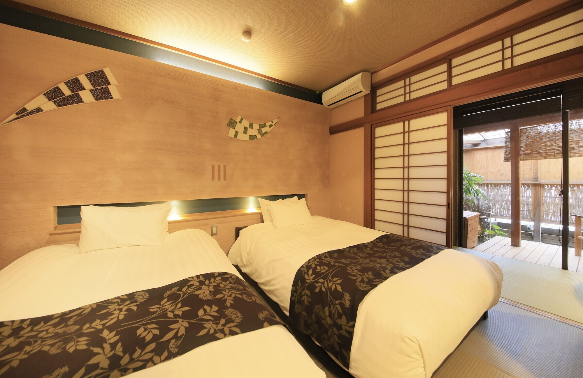 Japanese Western, Twin Beds, 3 Futon Beds, Outdoor Bath, No Elevator