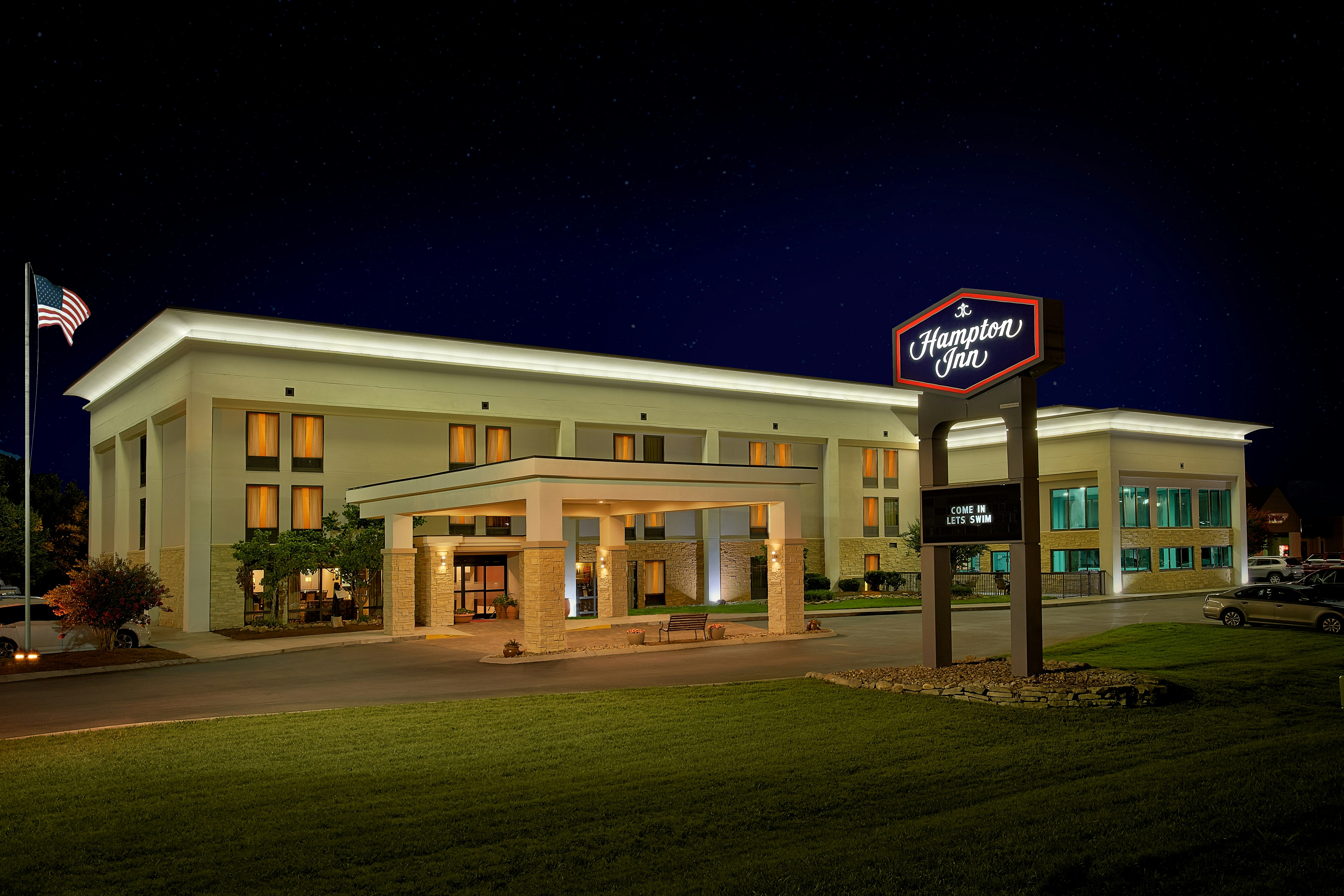 Hampton Inn Sevierville 2/43