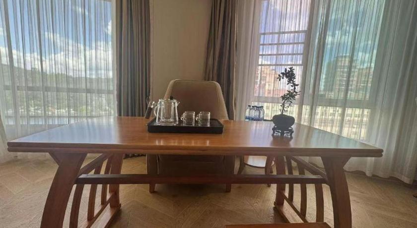 Vienna Hotel (Shenzhen Longhua Dalang Clothing Base) 47/54