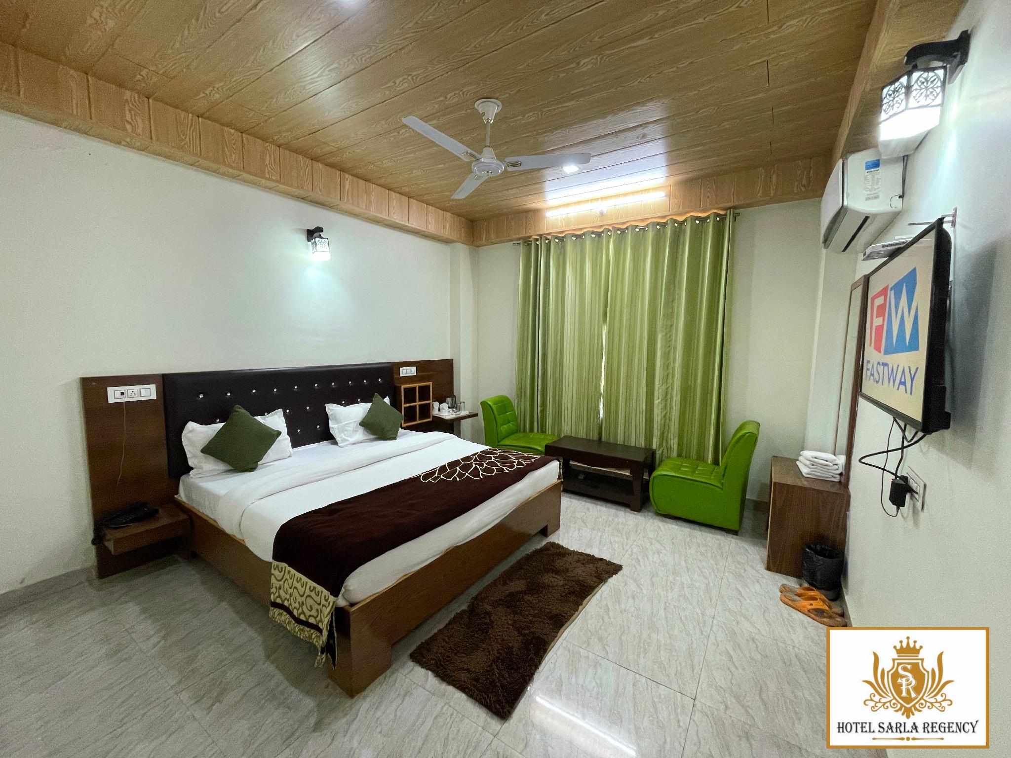 Oyo 23527 Sarla Regency 16/38
