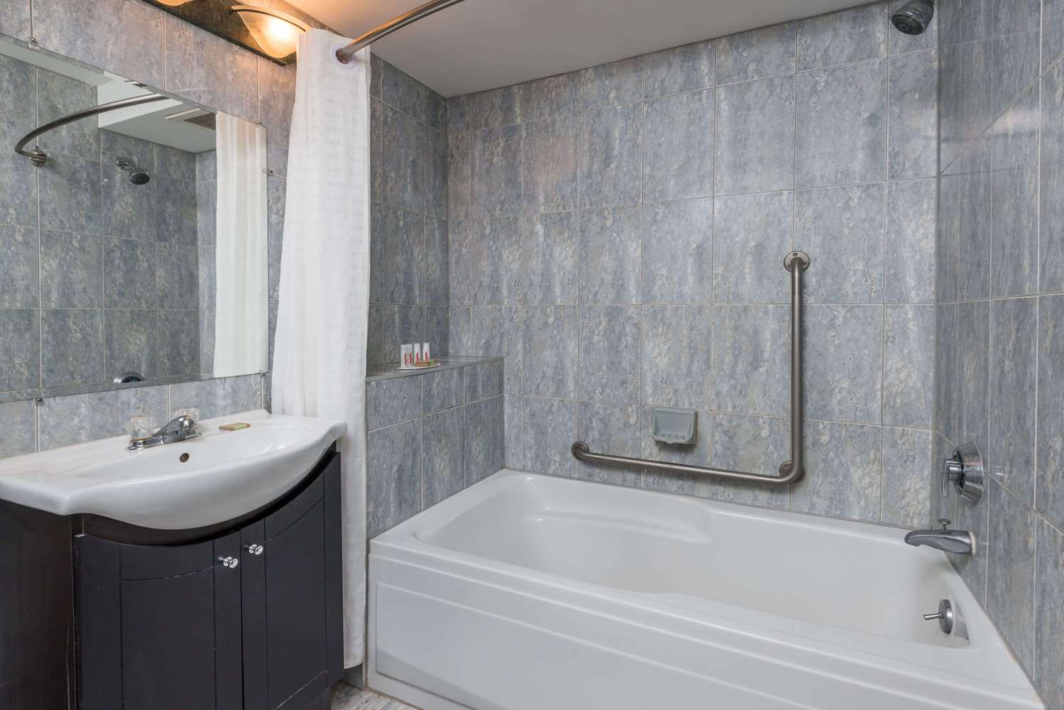Super 8 By Wyndham Guelph 17/21