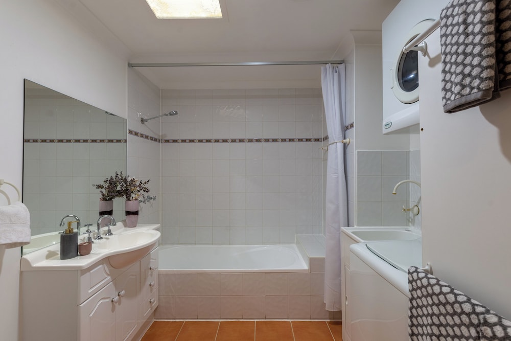 شقة بسرير كوين وسرير مزدوج بغرفتي نوم، Lifestyle Apartments At Ferntree 3/4