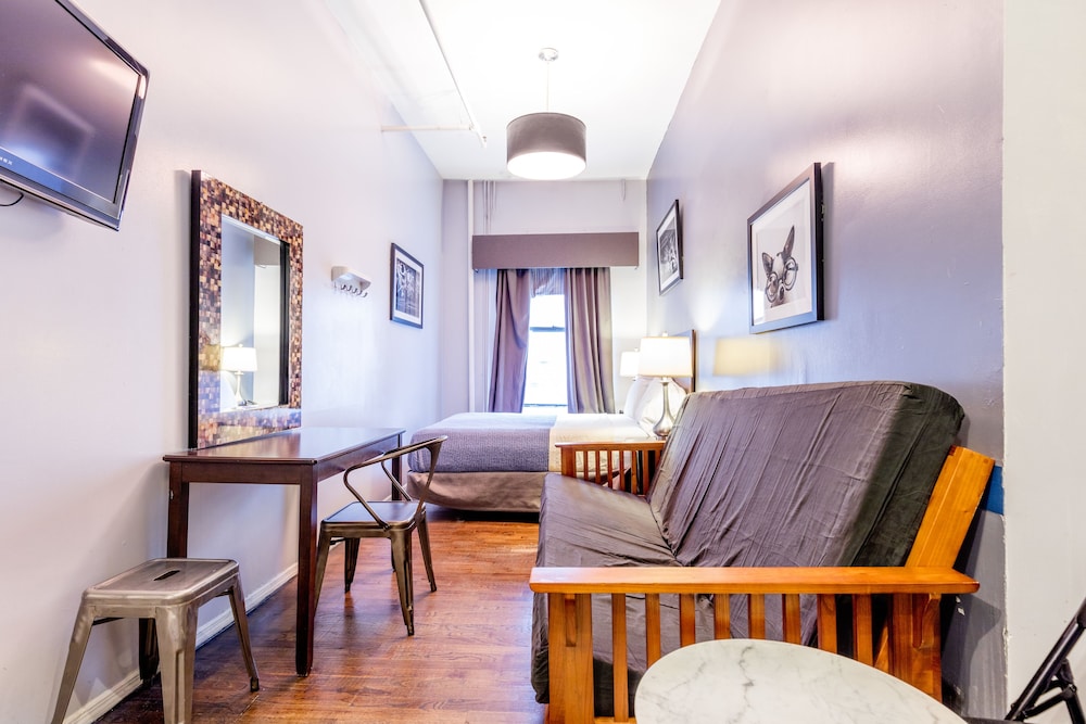 HOTEL 309 39/50