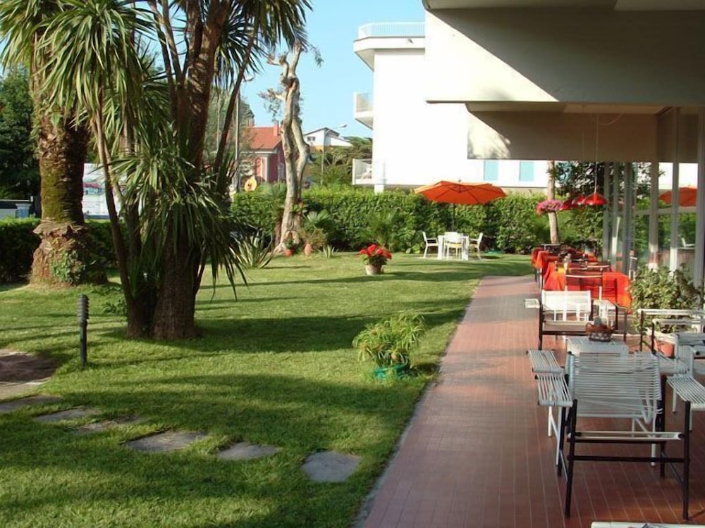 Hotel Marina 49/51