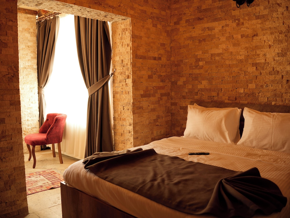 Calina Otel 11/50