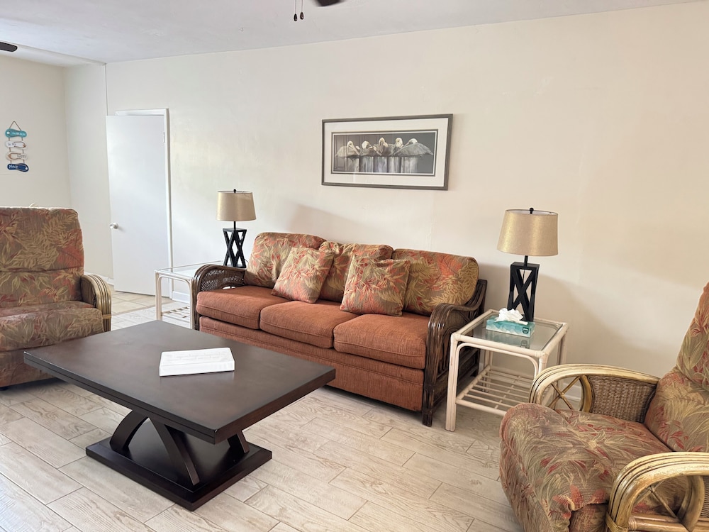 Tropical Villas of Venice Beach 46/71