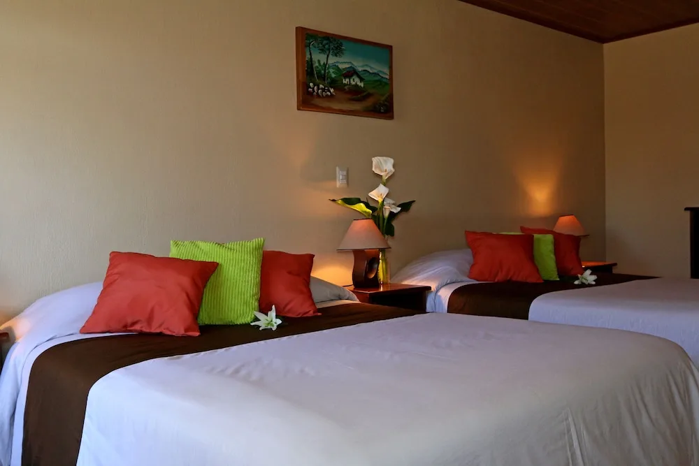 Monteverde Country Lodge 30/72