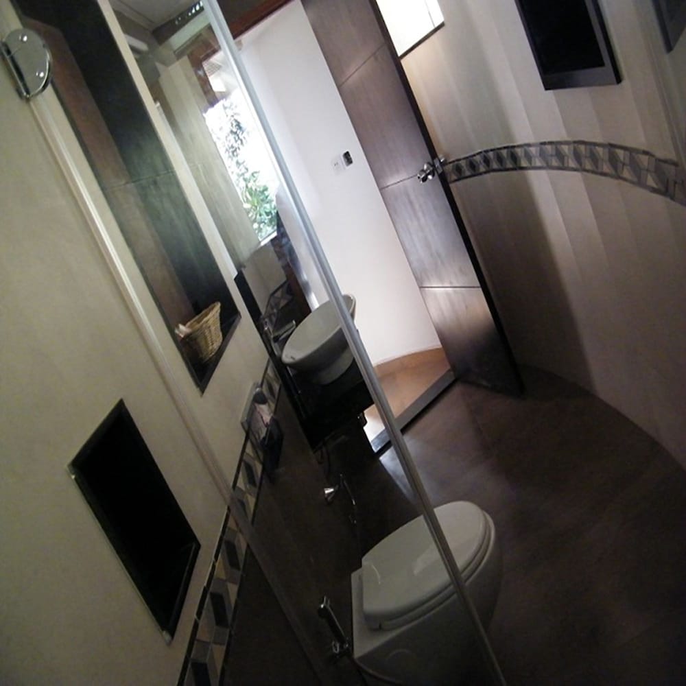 POETREE SAROVAR PORTICO 64/74