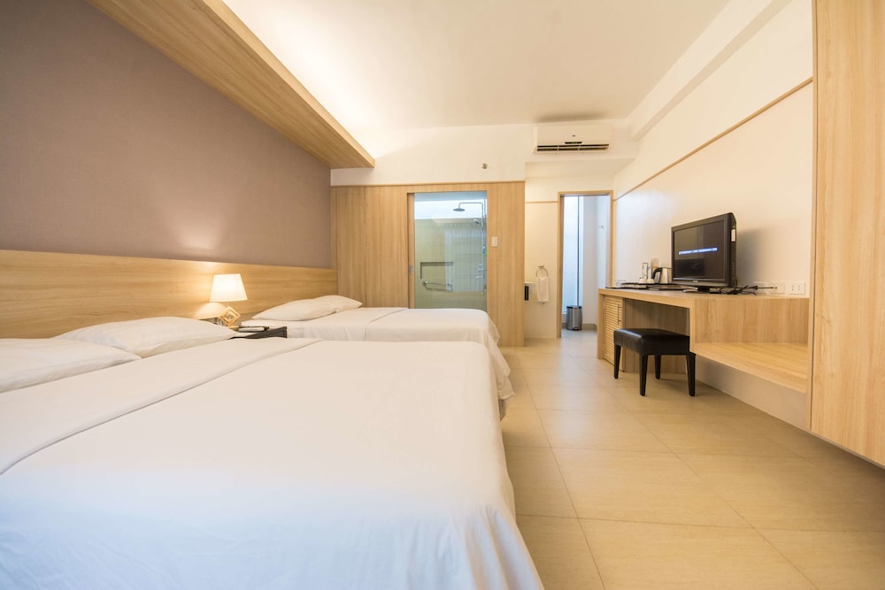 The Tides Hotel Boracay 5/50