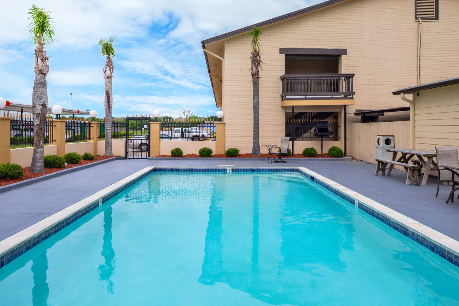 Americas Best Value Inn West Columbia 12/26