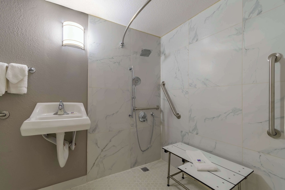 Studio6 Hayward, CA – Silicon Valley Gateway 32/33