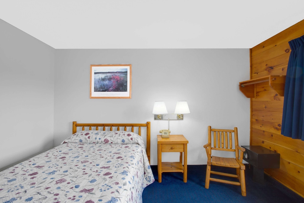 Super 8 by Wyndham Lake George/Warrensburg Area 12/19
