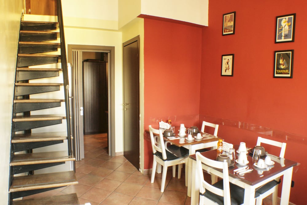 Sixtythree Guesthouse 37/40