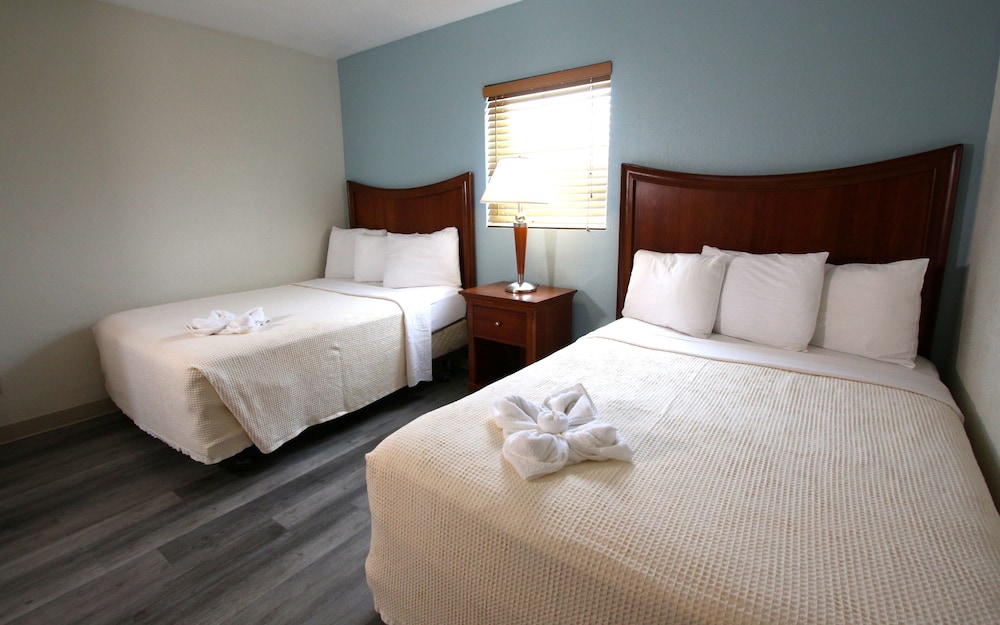 Crusader Oceanfront Resort and Restaurant 20/41